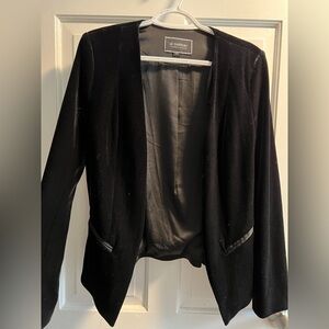 Le Chateau Women’s Velvet Blazer XS